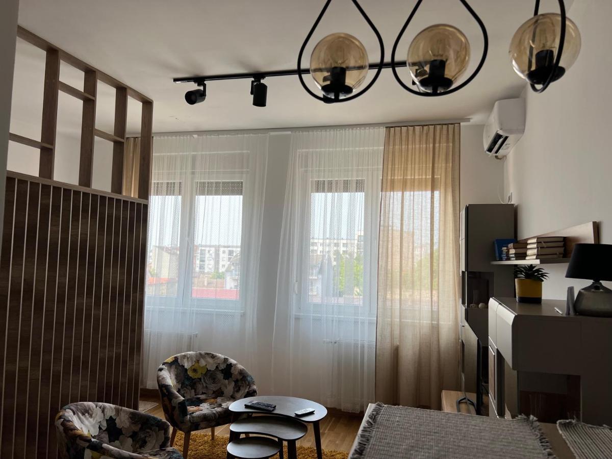 Apartment Charlie Private Parking 诺威萨 外观 照片